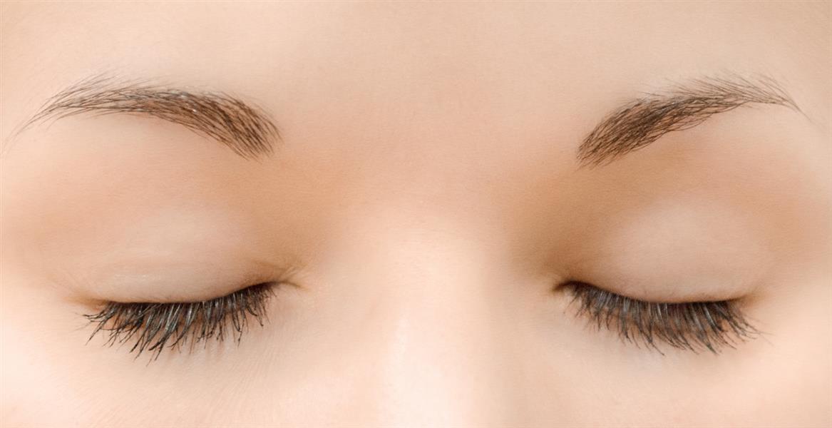 Короткие ресницы после нанесения туши Yves Saint Laurent Volume Effet Faux Cils